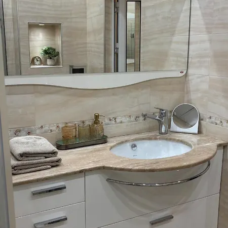 Cosy 11mins Center Daire